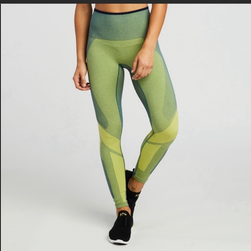 NWT LNDR + SOULCYCLE size S/XS